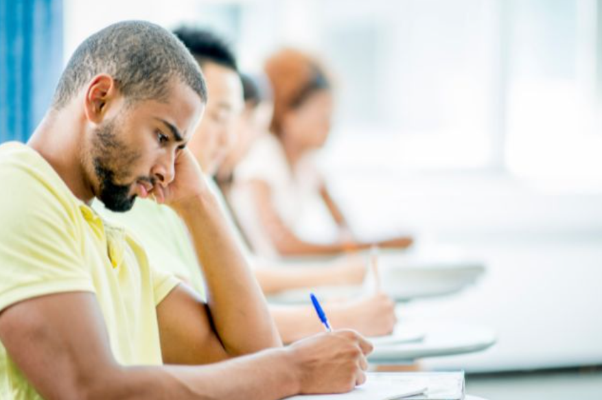 Concurso para professor 2023 e outros cargos na Educação: veja editais abertos, pré-requisitos e cursos válidos para se destacar