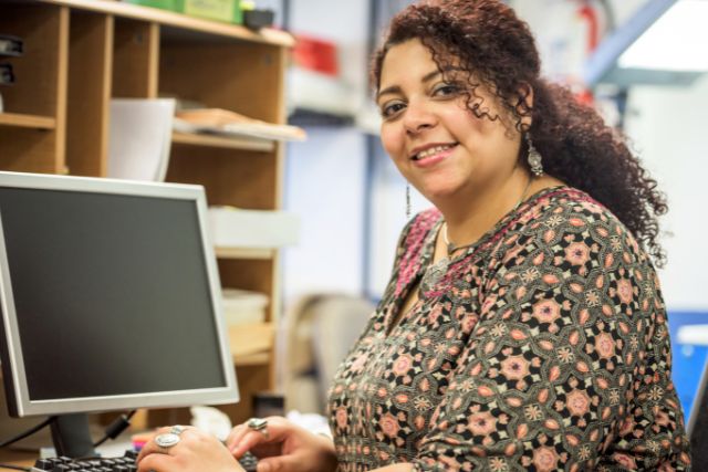 Uso de tecnologia na gestão escolar: desafios e oportunidades para uma educação inovadora