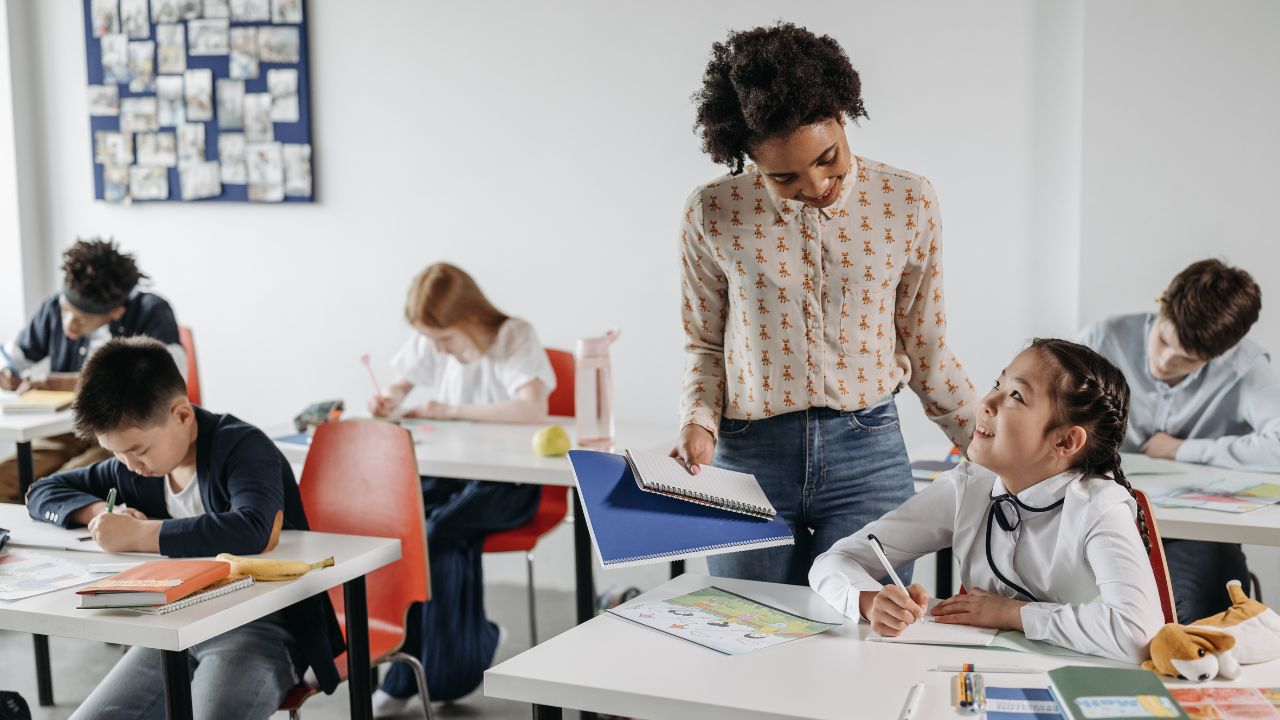 7 sugestões de pós-graduações essenciais para designação de professores
